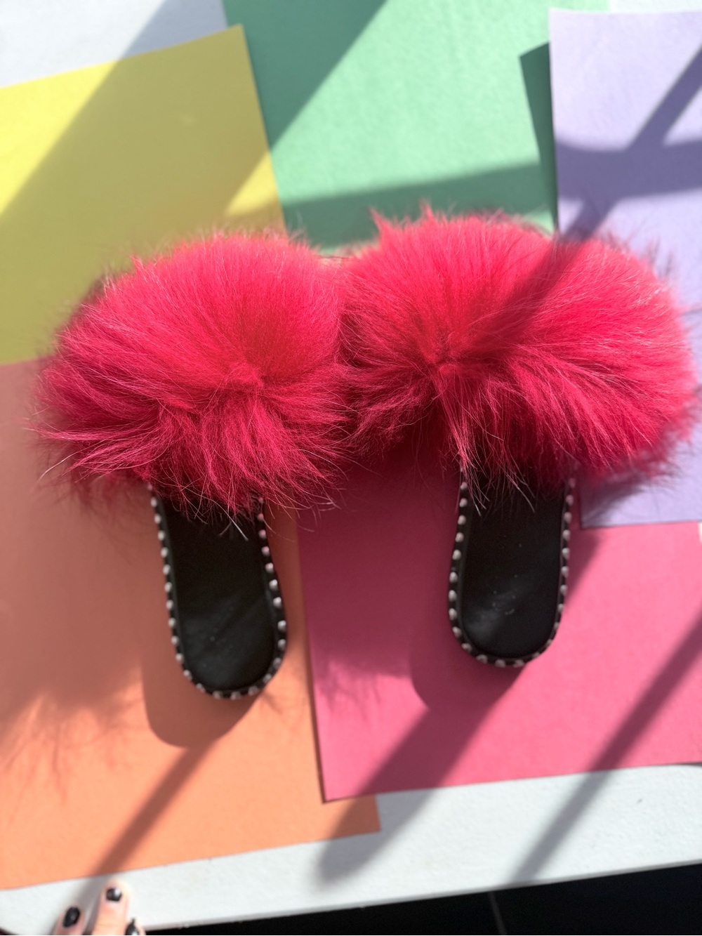 Furry flip flops- red, size 6